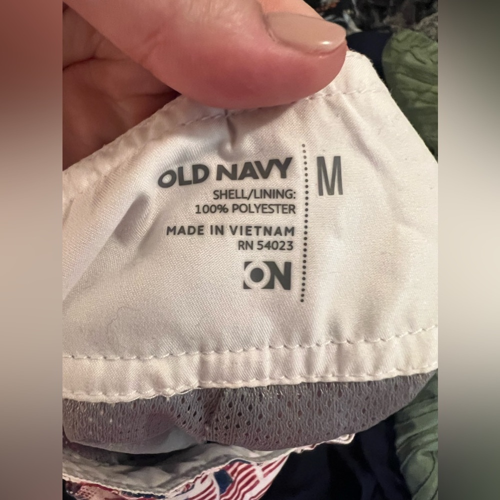 LOWEST PRICE Worn Once Old Navy size M men’s American flag swim trunks - Picture 5 of 5